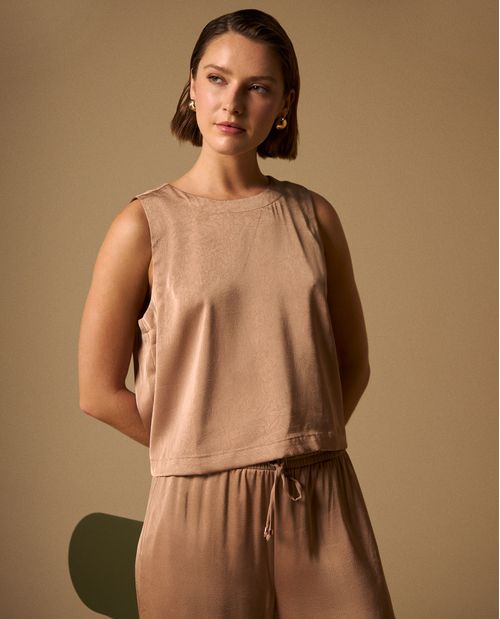 Camisa Sin Mangas con Detalle Posterior