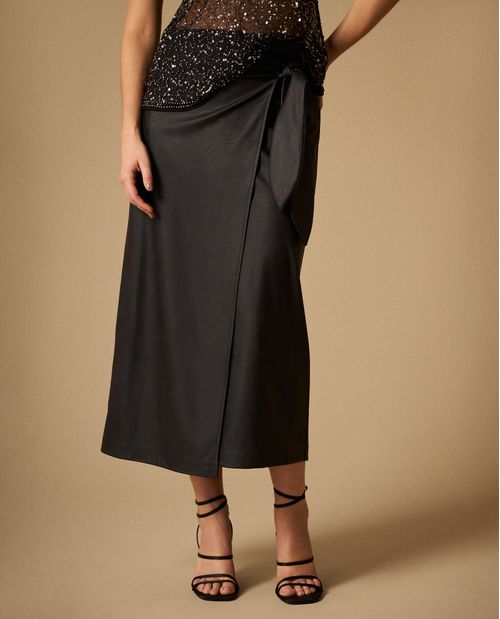Falda Wrap Negra con Cintura Elástica
