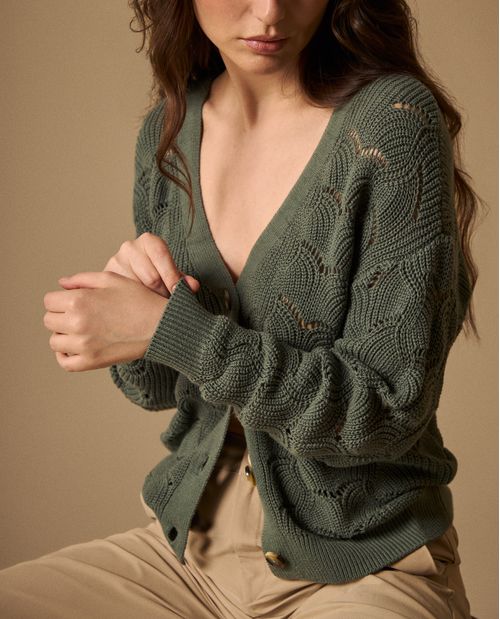 Cardigan Verde con Diseño Calado