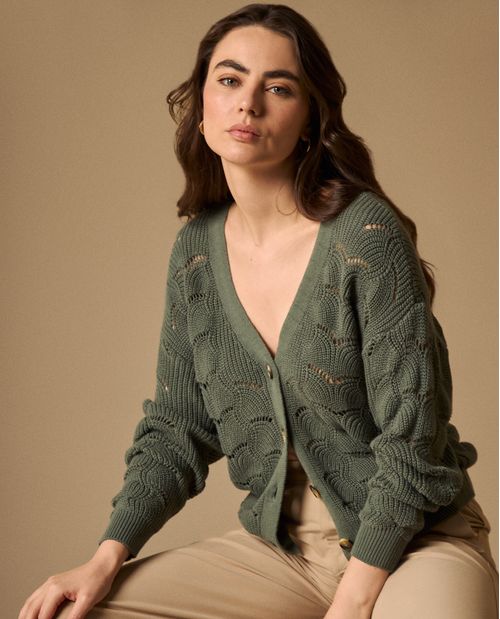 Cardigan Verde con Diseño Calado