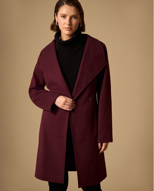 Abrigo Morado Vino con Cinturón Ajustable