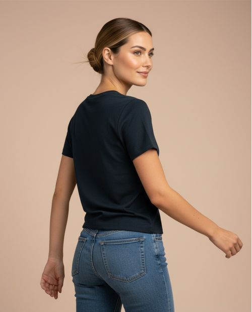 Camiseta manga corta con bordado floral para mujer