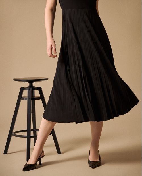 Vestido Midi con Falda Plisada
