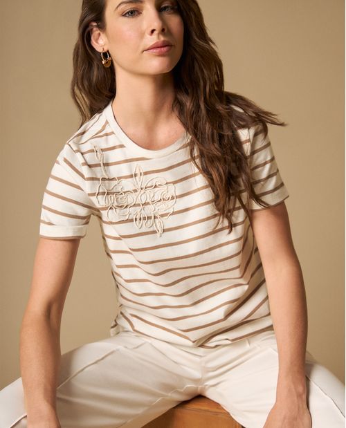 Camiseta manga corta con rayas y bordado frontal para mujer