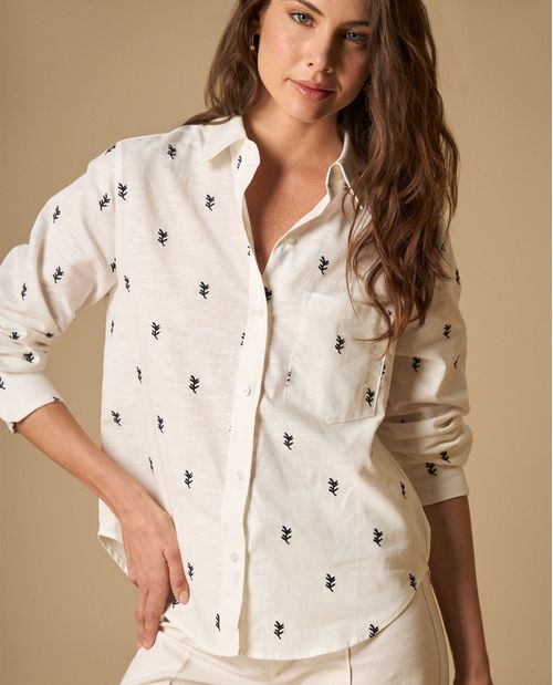 Camisa clásica con motivos botánicos bordados para mujer