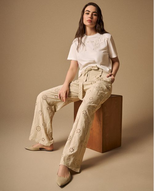 Pantalón Wide Leg con Bordados Eyelet