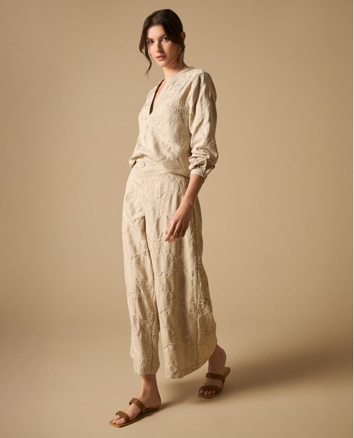 Pantalón palazzo con bordados texturizados para mujer