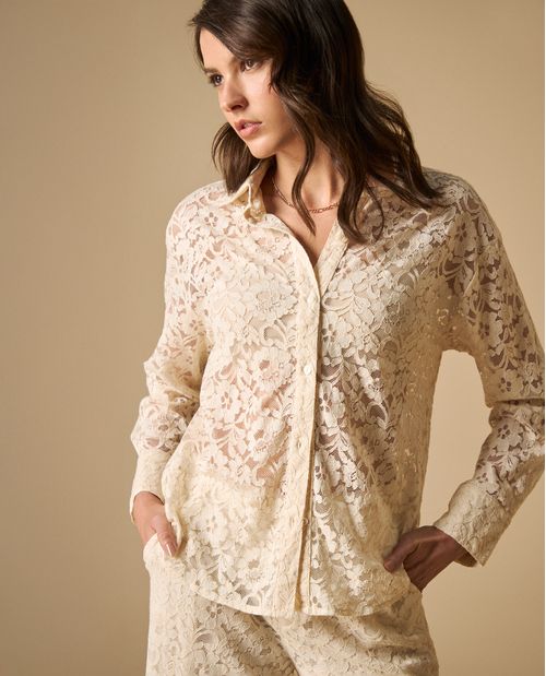 Camisa manga larga con detalles florales para mujer