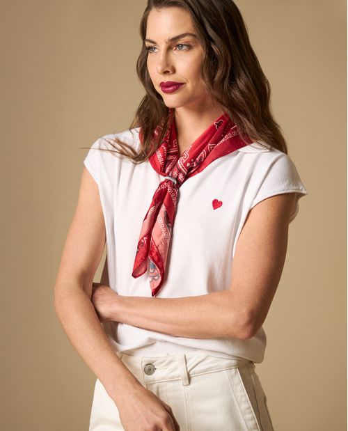 Camiseta manga corta con detalle bordado para mujer