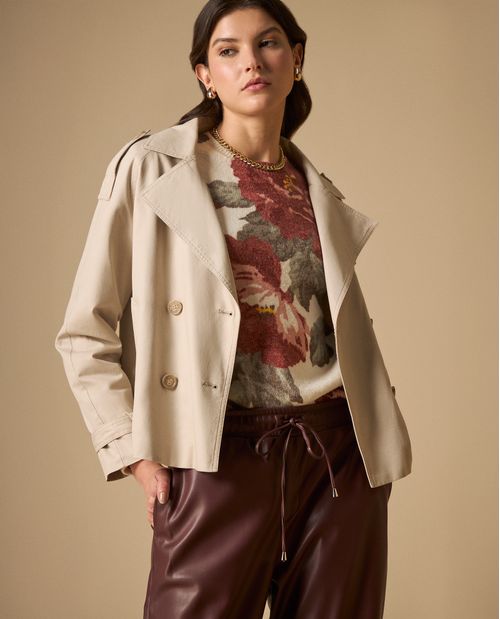 Suéter cuello redondo con estampado floral