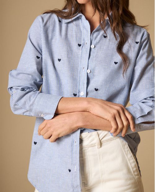 Camisa rayas con estampado de corazones para mujer