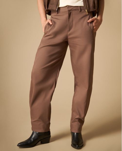 Pantalón amplio con bolsillos frontales para mujer