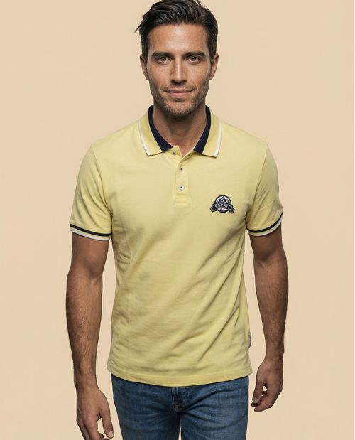 Polo manga corta con ribetes contrastantes para hombre