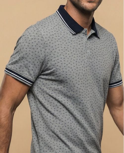 Polo manga corta con detalles contrastantes para hombre