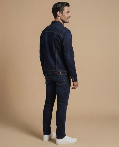 Chaqueta vaquera tipo trucker con bolsillos de parche para hombre