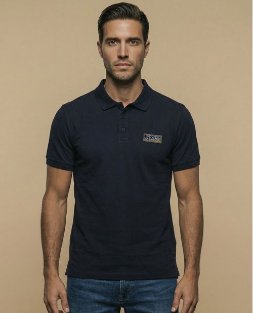 Polo manga corta con cuello camisero y parche bordado para hombre