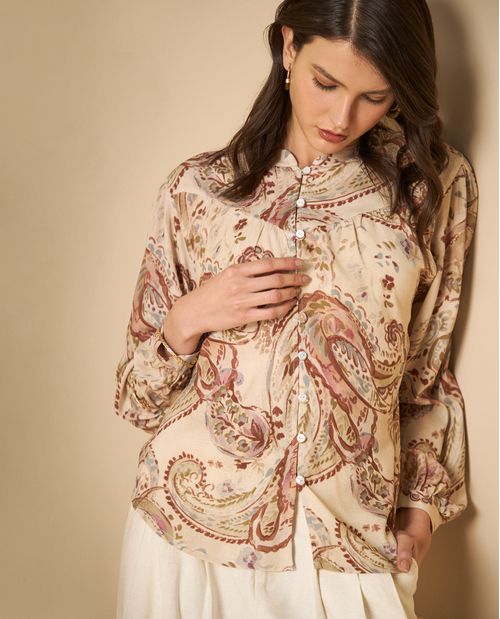 Camisa cuello alto con estampado paisley para mujer