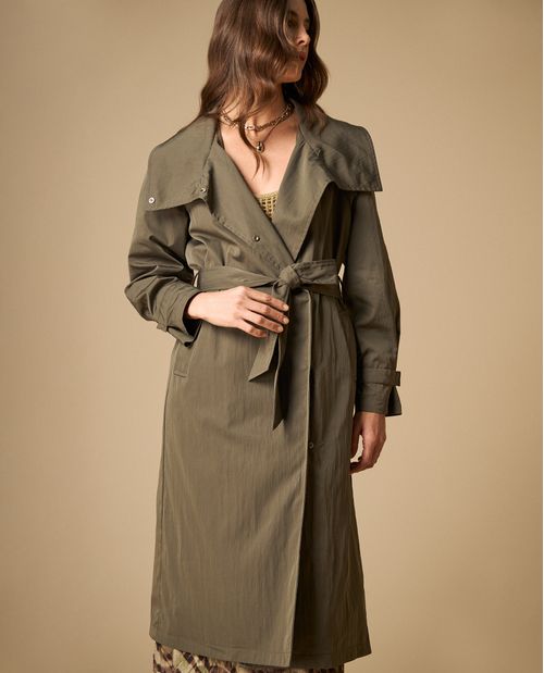 Trench con cinturón