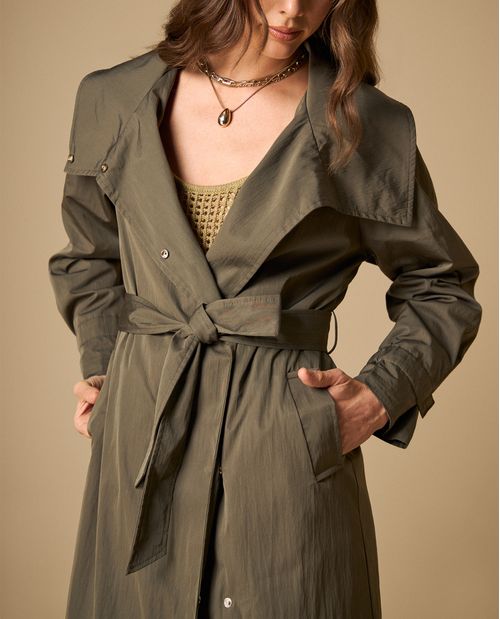 Trench con cinturón