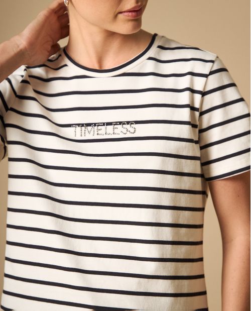 Camiseta manga corta con rayas y mensaje bordado para mujer