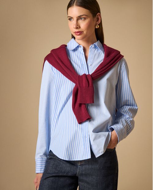 Camisa clásica con bufanda tejida incluida para mujer