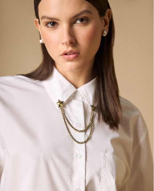 Camisa cuello clásico con cadenas doradas para mujer