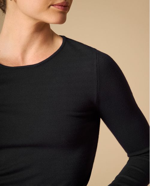 Camiseta básica negra de manga larga