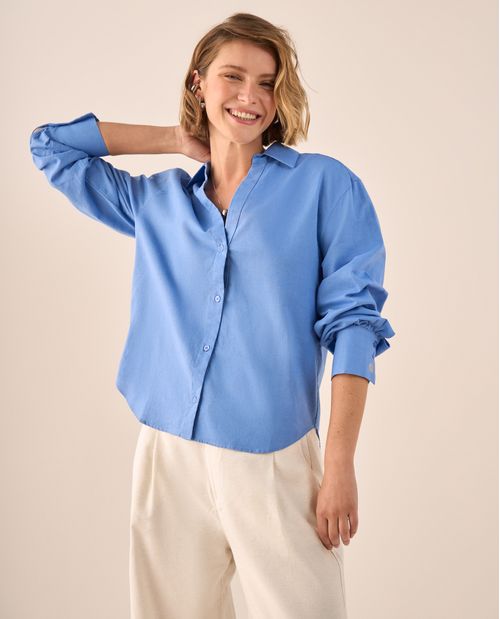 Camisa Azul con Bordados Dorados en Puños