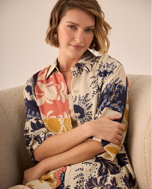 Camisa Patchwork Multicolor con Diseño Artístico