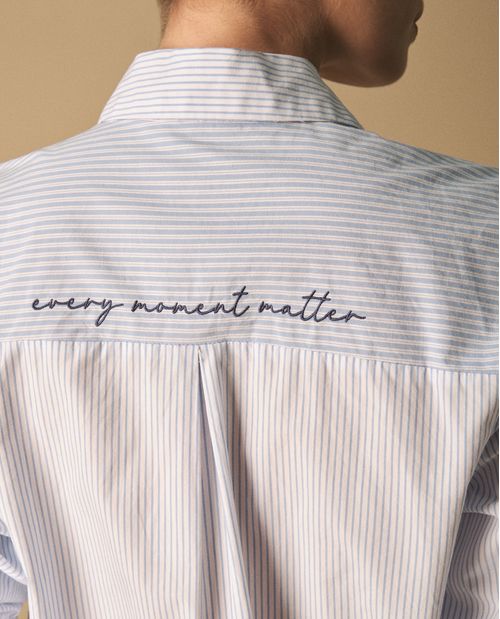 Camisa Rayas con Bordado Posterior