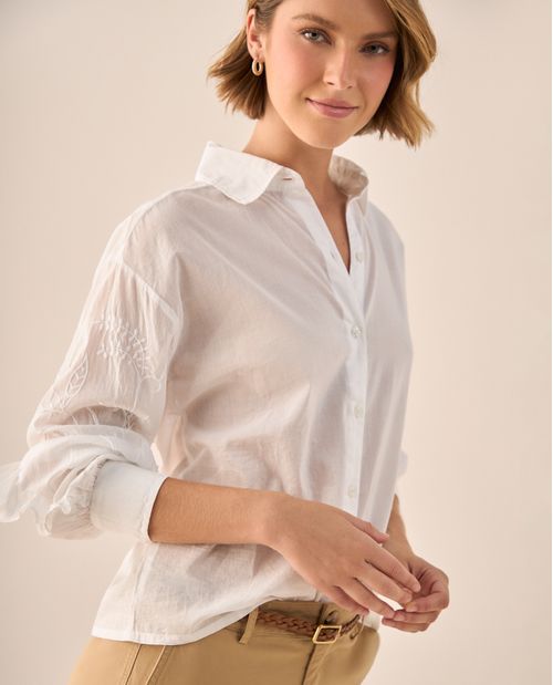 Camisa Blanca con Bordados Florales Artesanales
