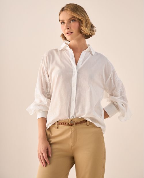 Camisa Blanca con Bordados Florales Artesanales