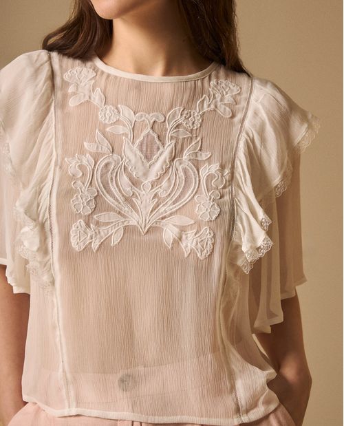 Camisa Crudo con Bordados Florales y Volantes