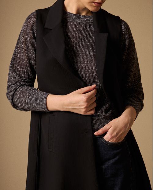 Chaleco Largo Negro con Cinturón Ajustable