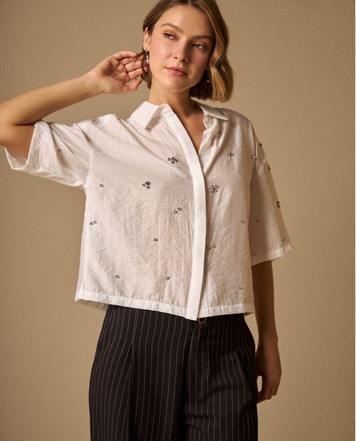 Camisa Blanca con Aplicaciones Brillantes