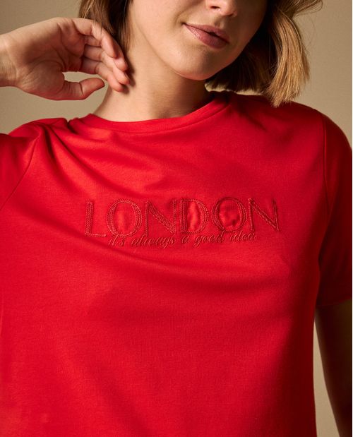 Camiseta con Bordado LONDON