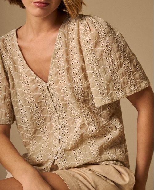 Camisa Bordada con Detalles Artesanales