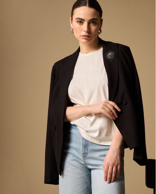 Camiseta Blanca con Tachuelas Metálicas