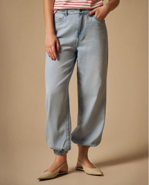 Jean Jogger Azul Claro con Puños Elásticos