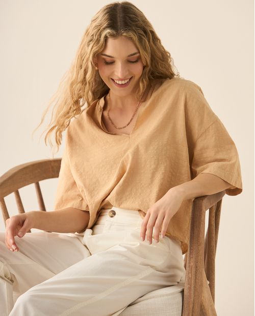 Camisa con escote en V para mujer