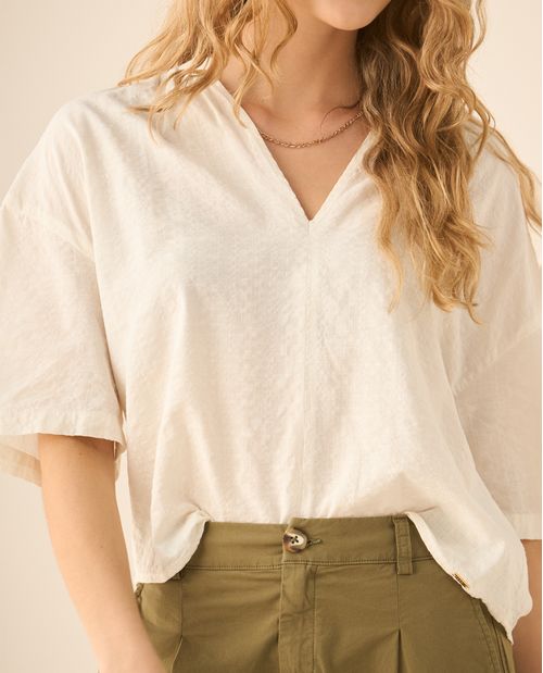 Camisa con escote en V para mujer