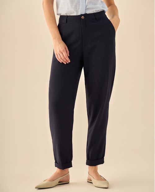 Pantalón con Botón Dorado