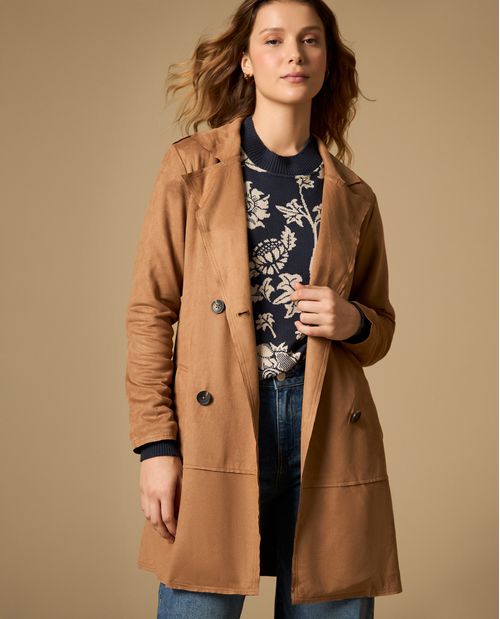 Abrigo liviano con cierre cruzado de botones