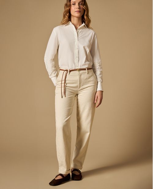 Pantalón chino tobillero con cinturón