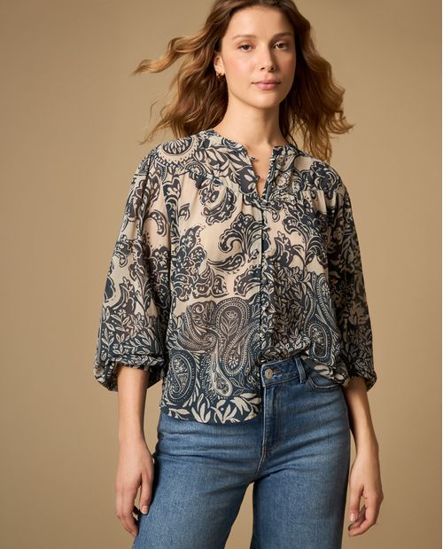 Camisa estampada manga larga cuello camisero