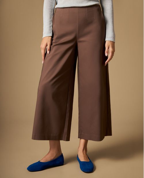 Pantalón culotte con pliegues frontales