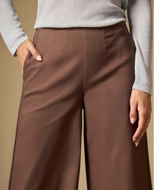 Pantalón culotte con pliegues frontales