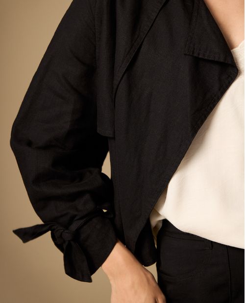 Chaqueta ligera con lazos decorativos en mangas