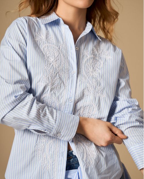 Camisa manga larga con bordado floral