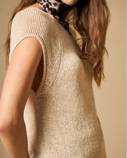 Camiseta bordada manga corta cuello redondo